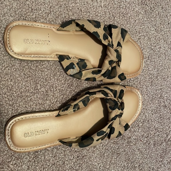 Cheetah sandals - Picture 2 of 5